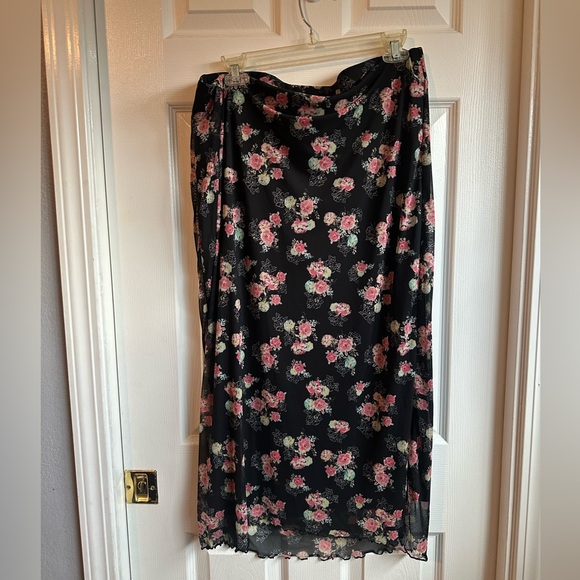 GUC Torrid Tea Length Pencil Skirt - Picture 7 of 7